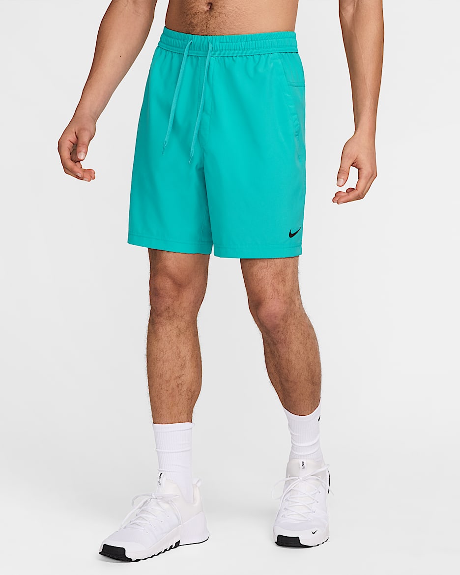 Shorts Dri-FIT de 18 cm versátiles sin forro para hombre Nike Form - Cactus empolvado/Negro