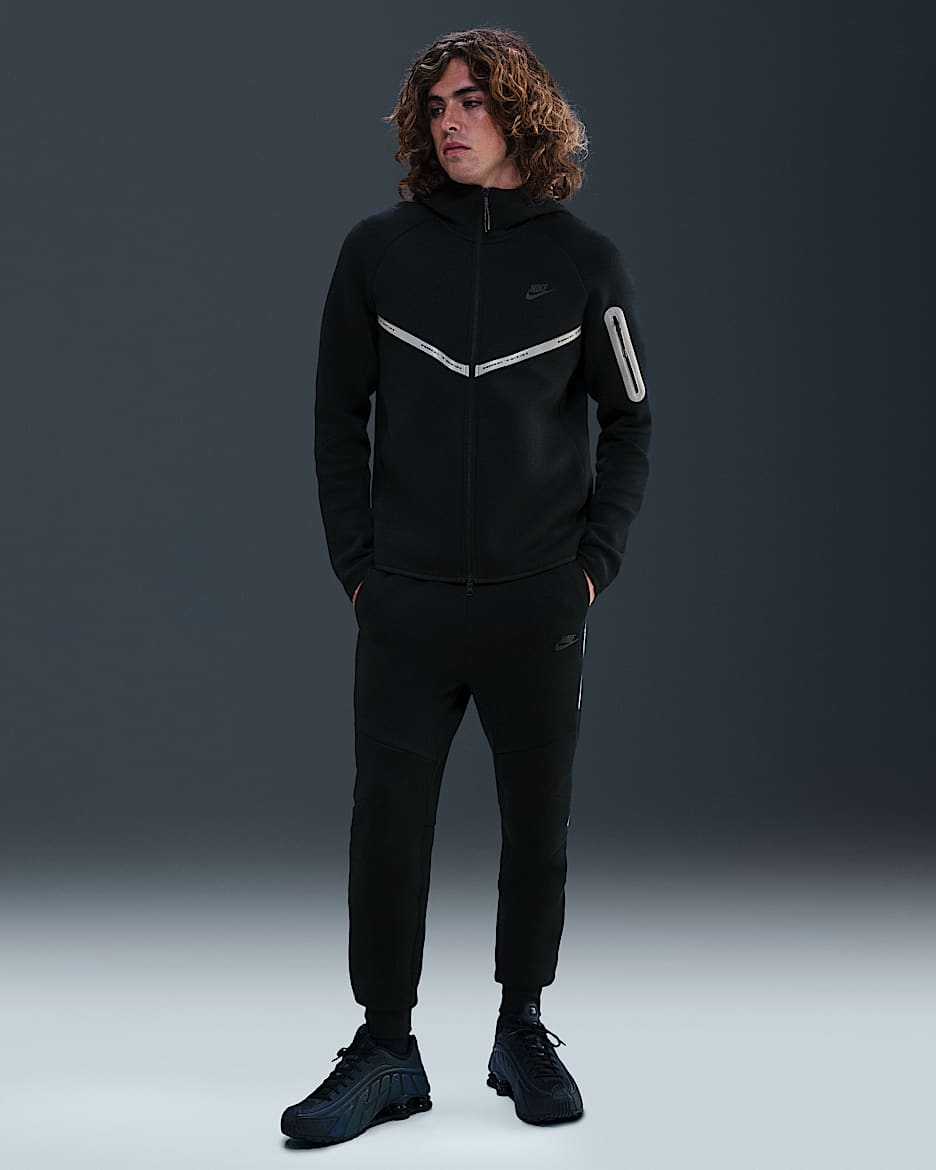 Nike Tech Men's Fleece Joggers with Reflective Accents - Black/Black