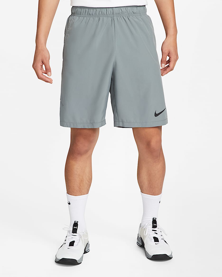 Nike Dri-FIT Men's 9" Woven Training Shorts - Smoke Grey/Particle Grey/Black