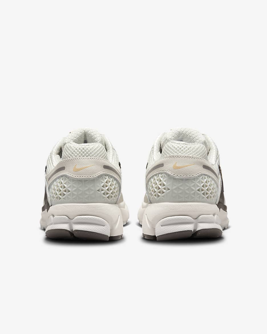 Chaussure Nike Zoom Vomero 5 pour femme - Light Bone/Ironstone/Phantom/Sesame