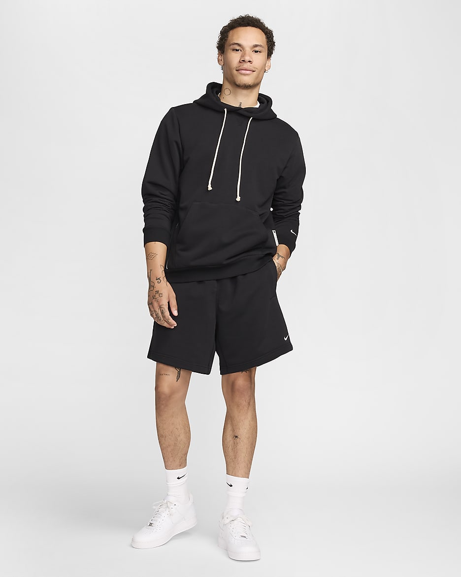 Shorts de básquetbol de tejido Fleece Dri-FIT de 20 cm para hombre Nike Standard Issue - Negro/Marfil pálido