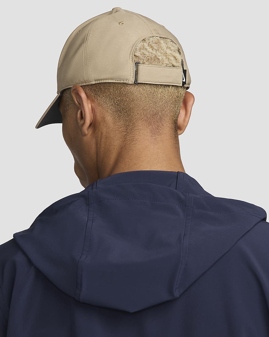 Nike Dri-FIT Club strukturált Swoosh sapka - Khaki/Fehér