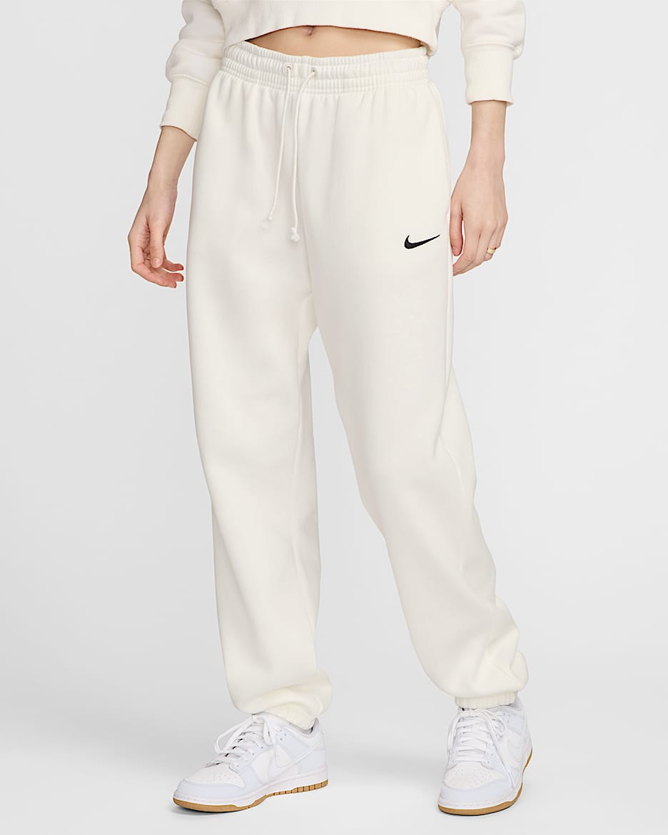 Nike Sportswear Phoenix Fleece Oversize-Trainingshose mit hohem Taillenbund für Damen - Sail/Schwarz