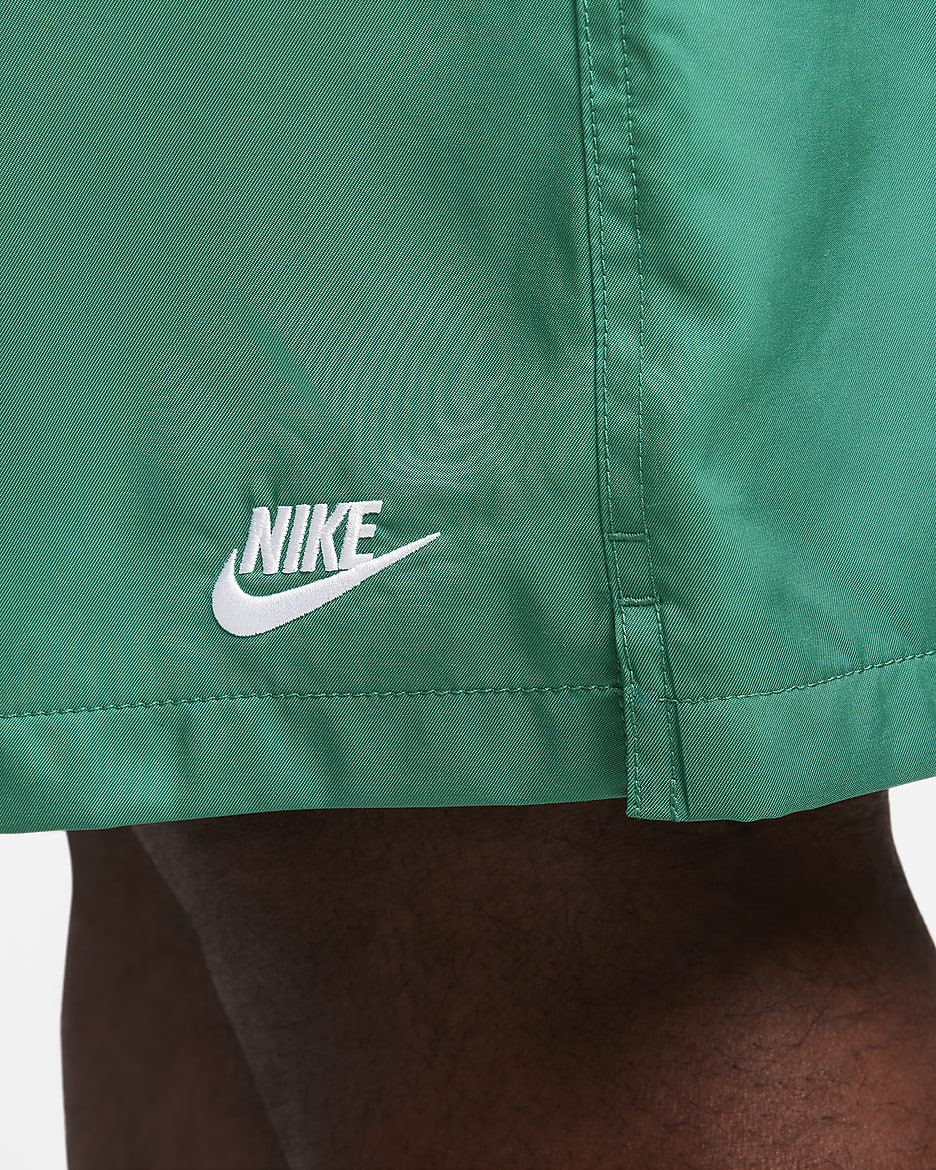 Nike Club Men's Woven Flow Shorts - Malachite/White