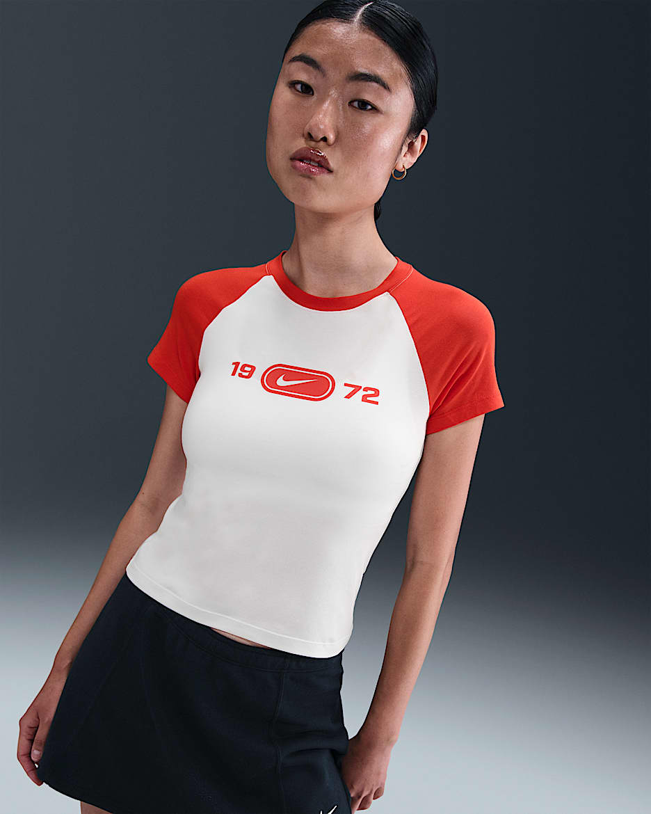 Nike Sportswear Chill Knit Women's Slim Graphic T-Shirt - Sail/Picante Red