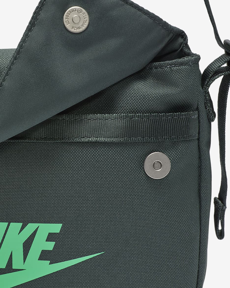 Nike Sportswear Women's Futura 365 Crossbody Bag (3L) - Vintage Green/Vintage Green/Stadium Green