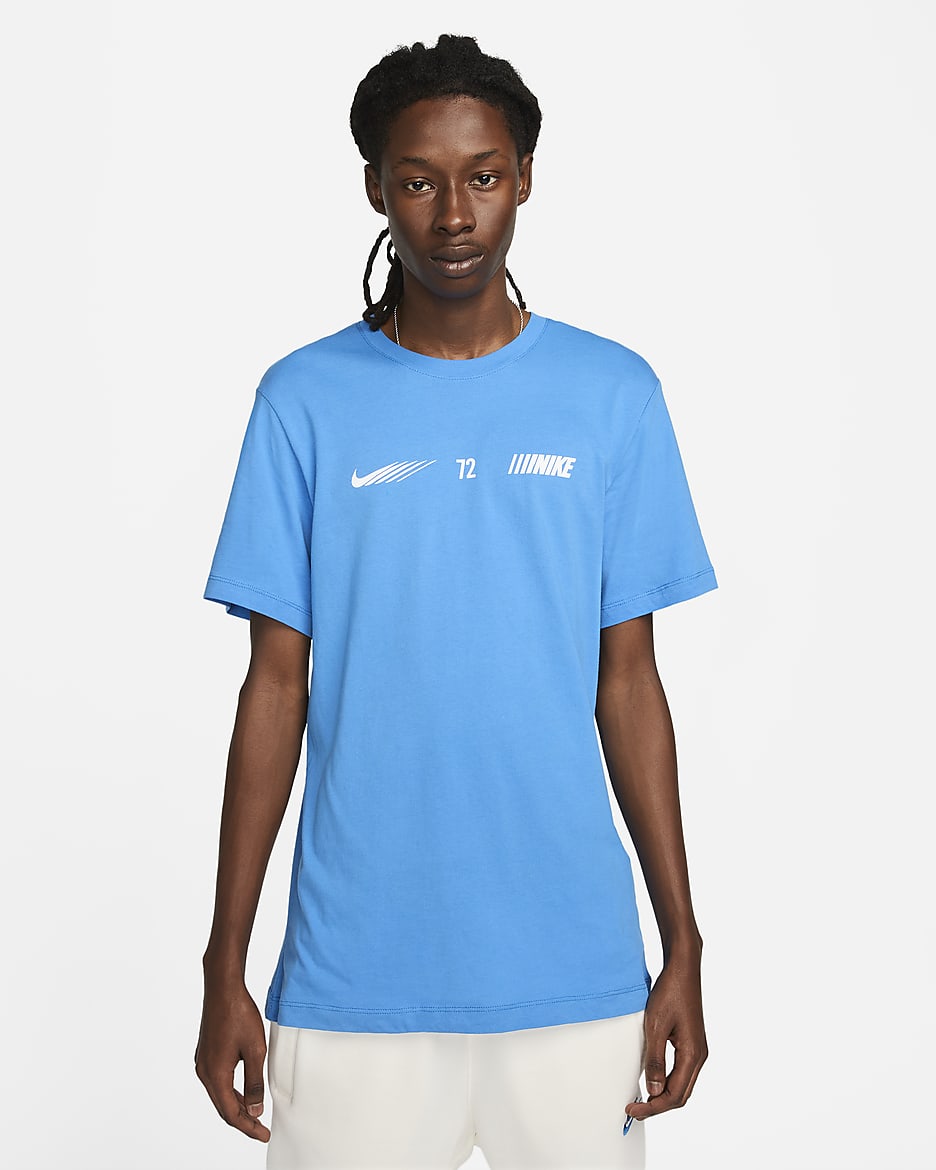 Nike Sportswear Standard Issue Men's T-Shirt - Light Photo Blue