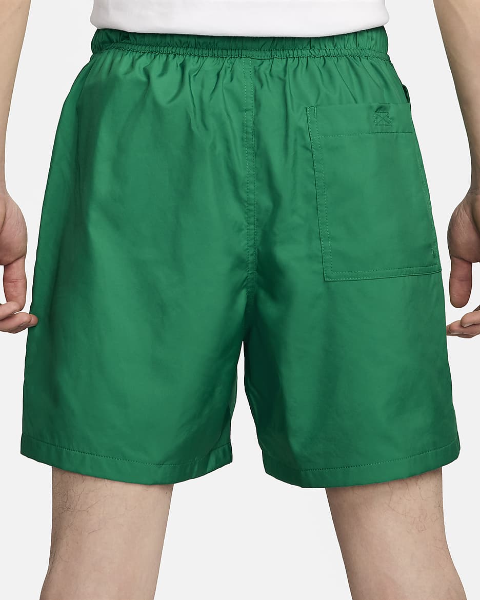 Nike Club Men's Woven Flow Shorts - Malachite/White