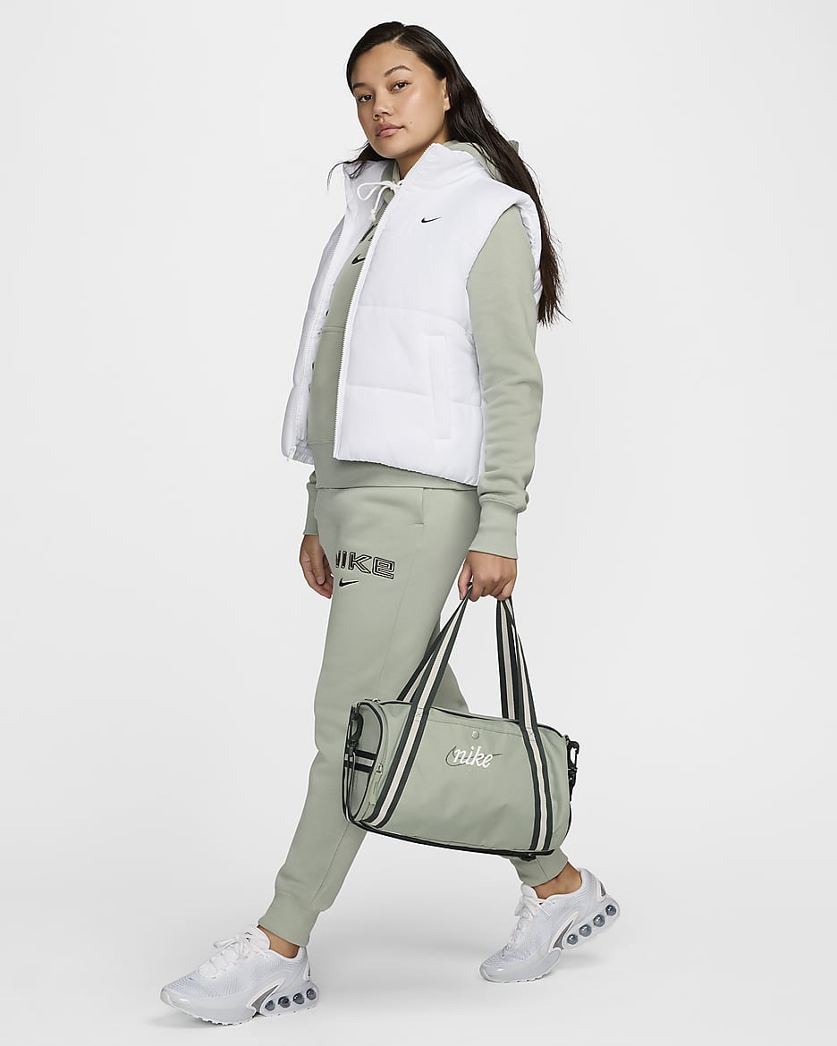 กระเป๋า Duffel สไตล์เรโทร Nike Heritage (13 ล.) - Jade Horizon/Vintage Green/Summit White