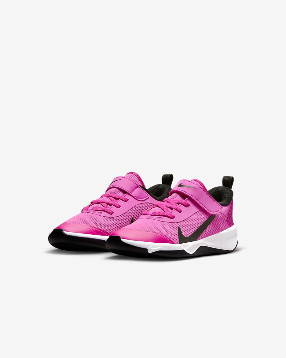 Nike Omni Multi-Court Younger Kids' Shoes - Laser Fuchsia/White/Black