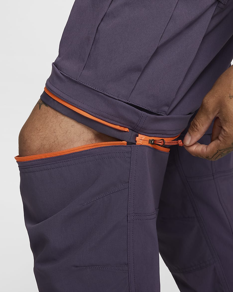 Pantaloni cargo Nike ACG "Smith Summit" - Uomo - Dark Raisin/Nero/Safety Orange/Summit White