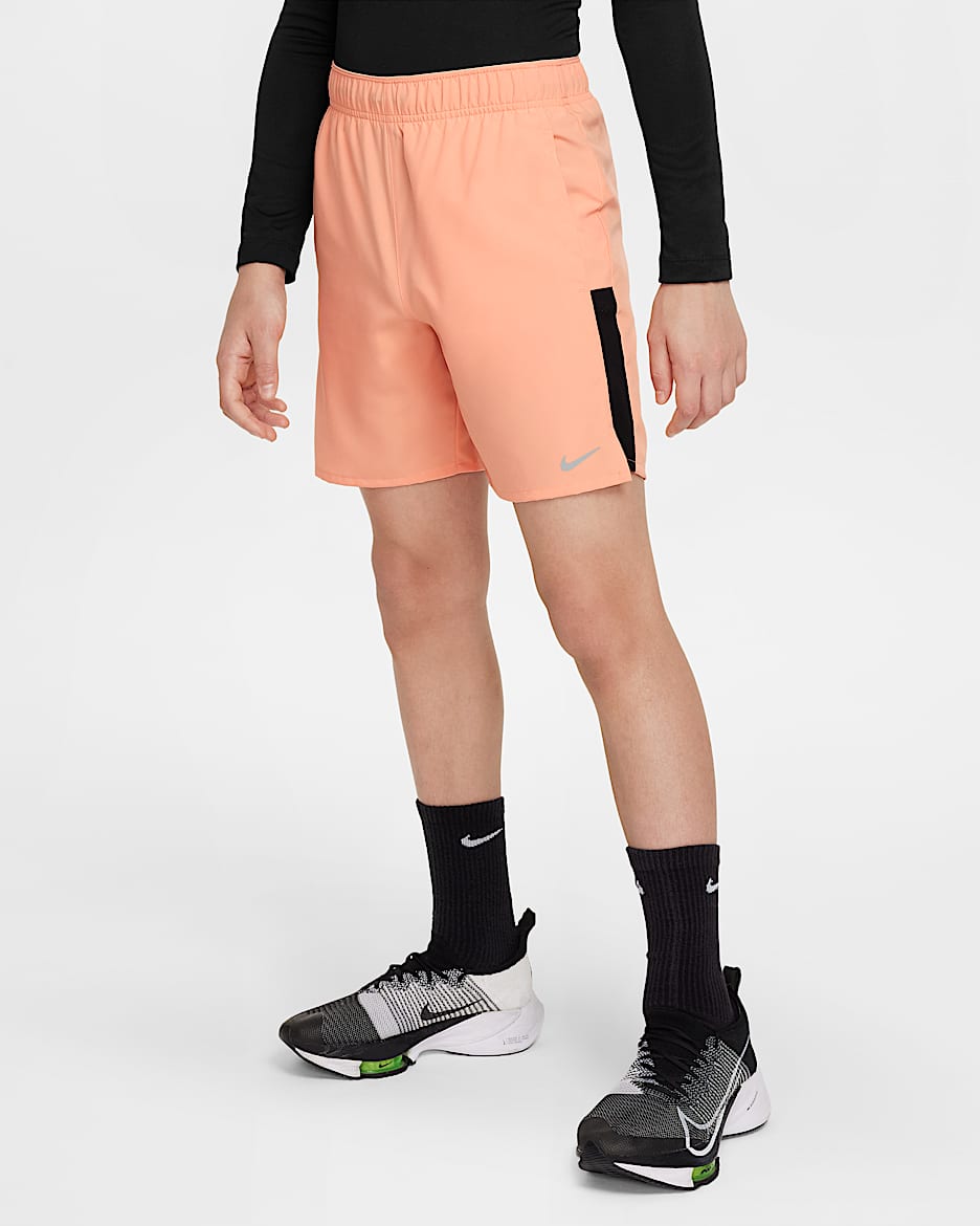 Shorts de entrenamiento para niño talla grande Nike Dri-FIT Challenger - Ágata melocotón/Negro