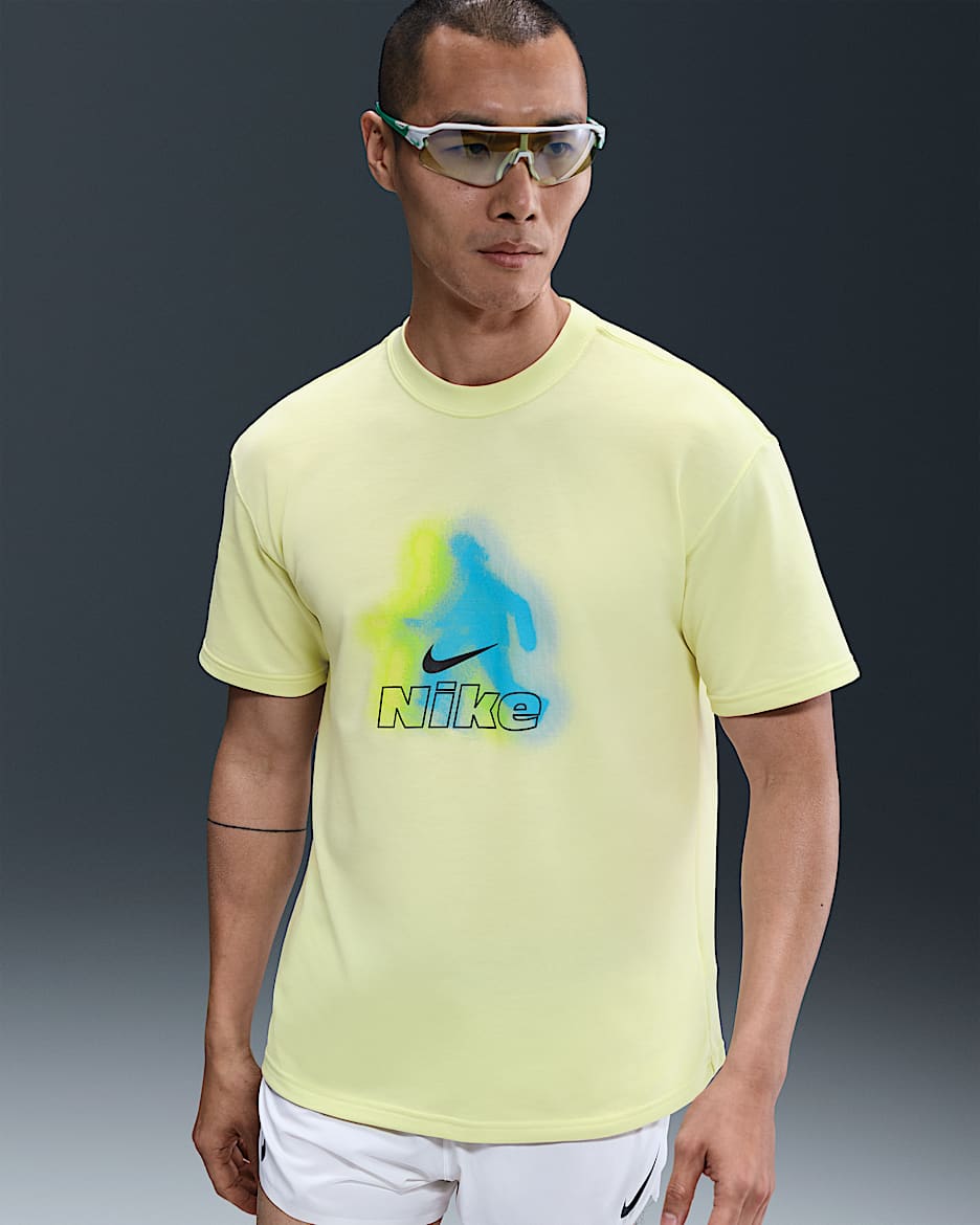 Nike Sportswear Men's Max90 T-Shirt - Luminous Green