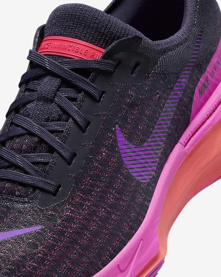 Tenis de correr en pavimento para mujer Nike Invincible 3 - Pasa oscuro/Ponche cálido/Fucsia láser/Hipervioleta