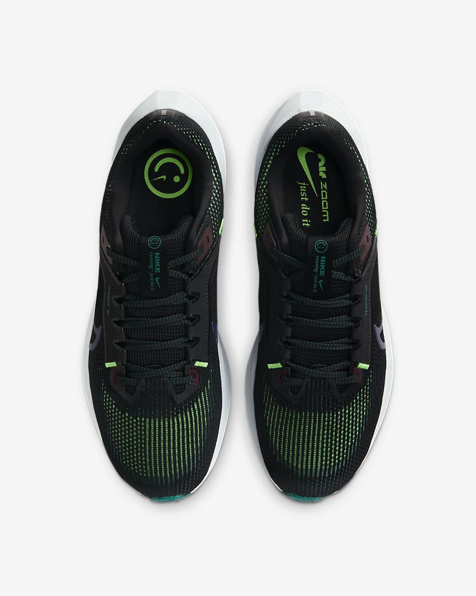 Tenis de correr en pavimento para hombre Nike Pegasus 40 - Negro/Burdeos enérgico/Azul verdoso geoda/Morado tinta