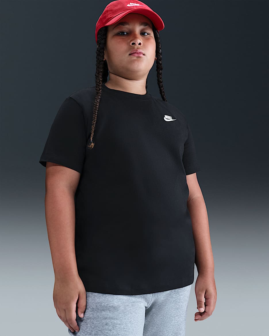 Nike Sportswear Genç Çocuk Tişörtü (Geniş Beden) - Siyah
