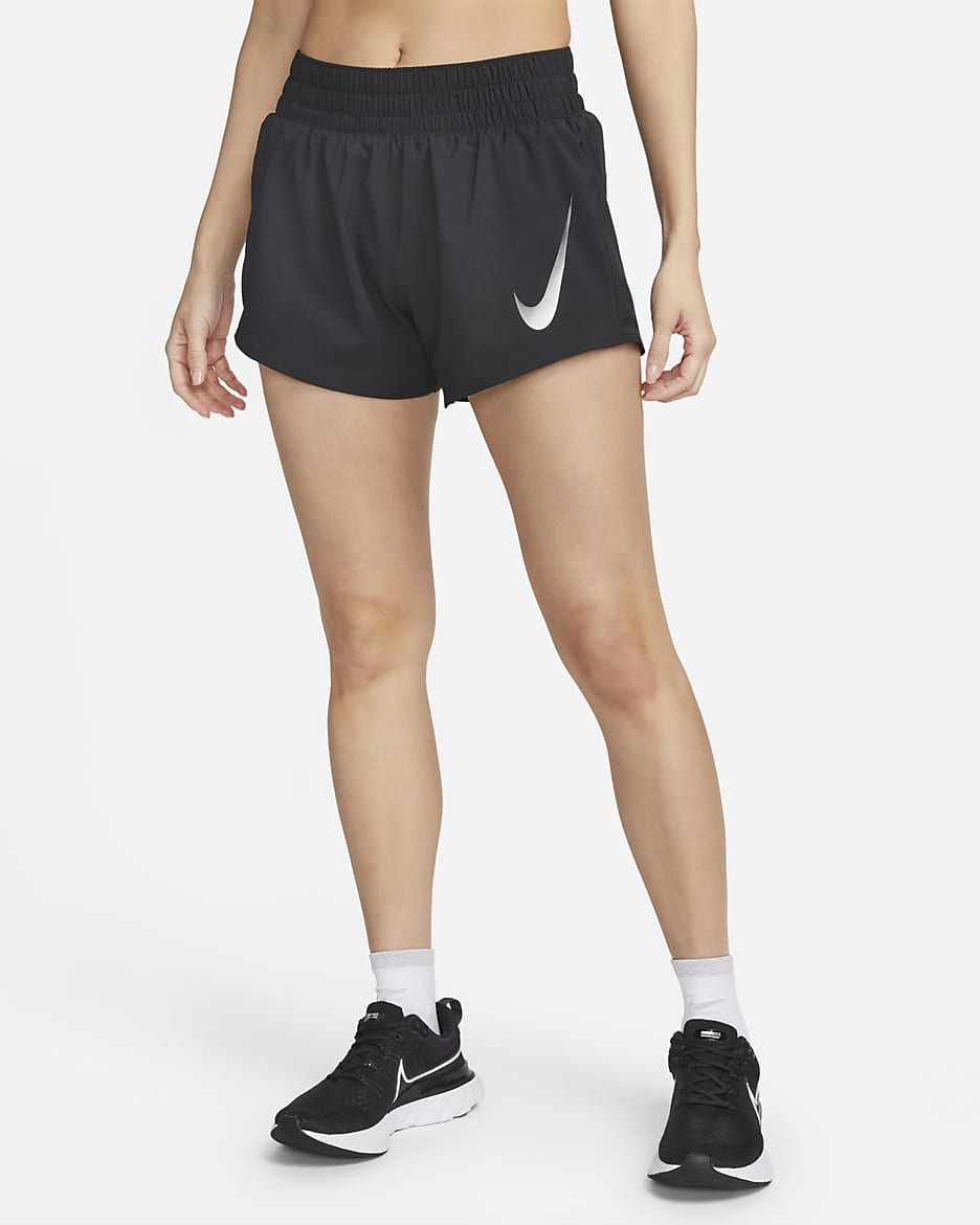 กางเกงวิ่งขาสั้นมีซับในผู้หญิง Nike Swoosh - ดำ