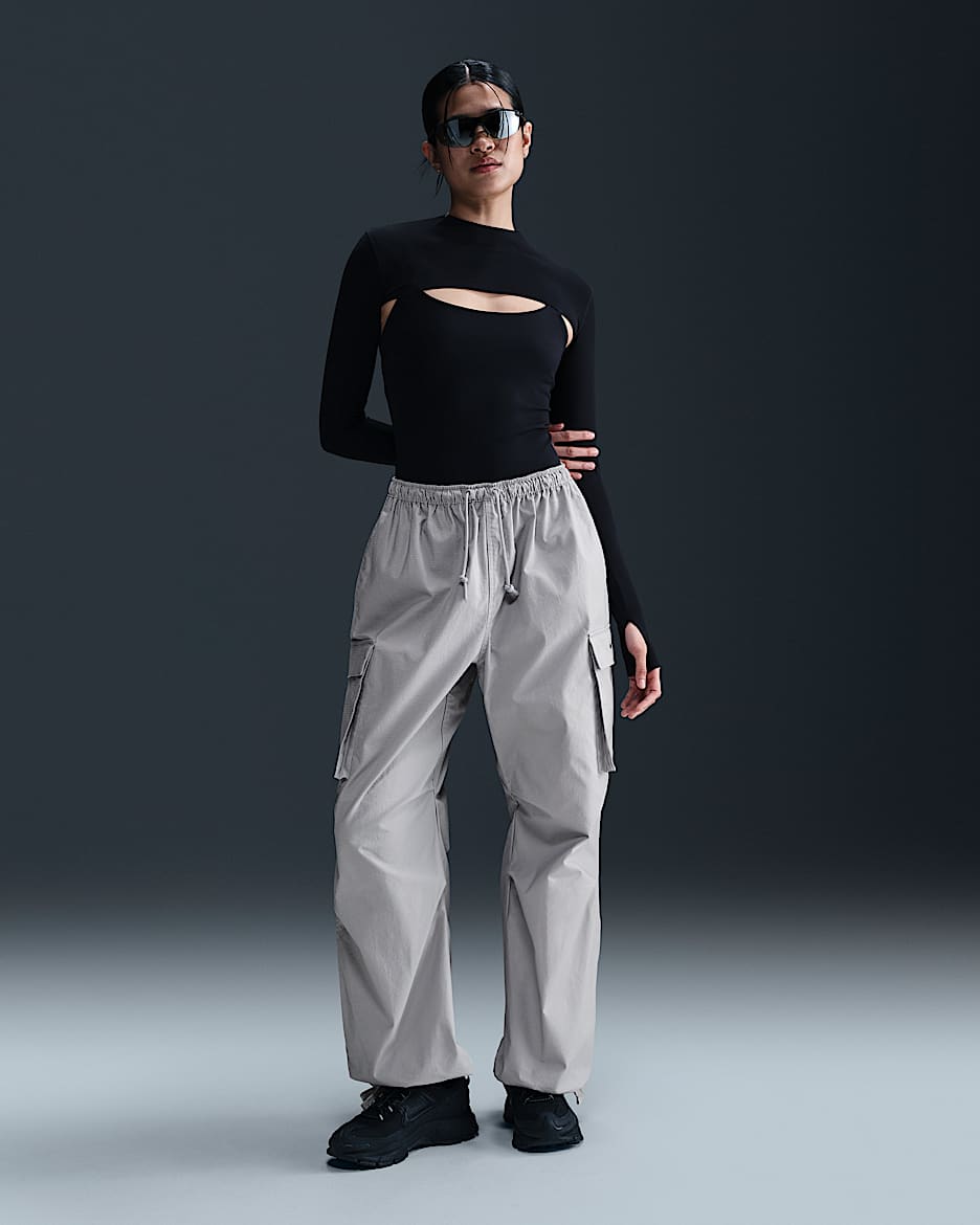 Nike Sportswear Women's Mid-Rise Oversized Cargo Trousers - Light Smoke Grey/Black