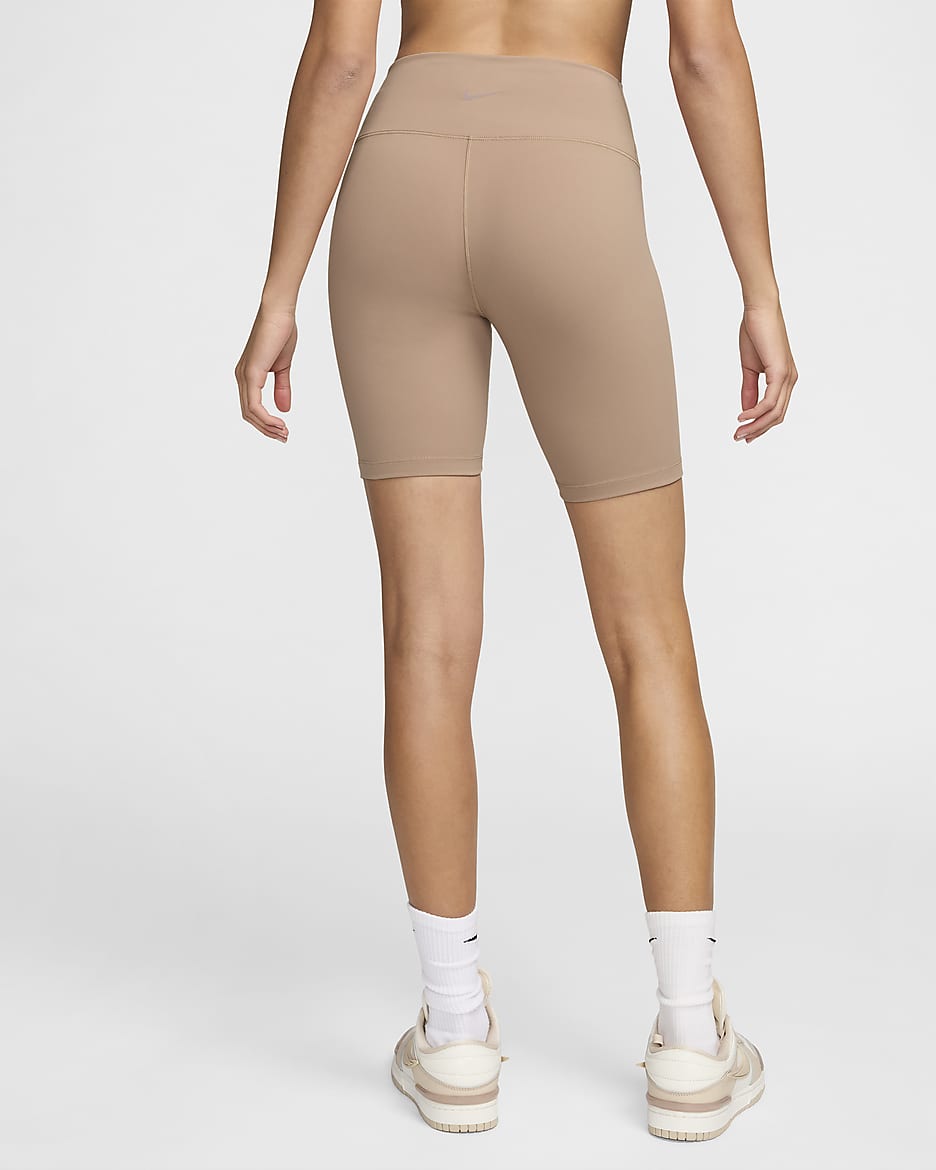 Nike One Bike Shorts mit hohem Taillenbund für Damen (ca. 20,5 cm) - Desert Dust/Schwarz