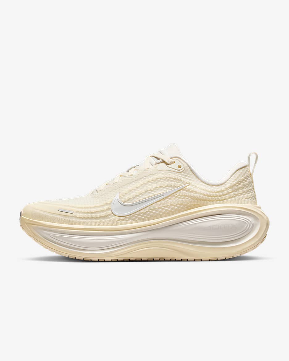 Nike Vomero Plus Straßenlaufschuh (Damen) - Sail/Sail/Alabaster/Summit White