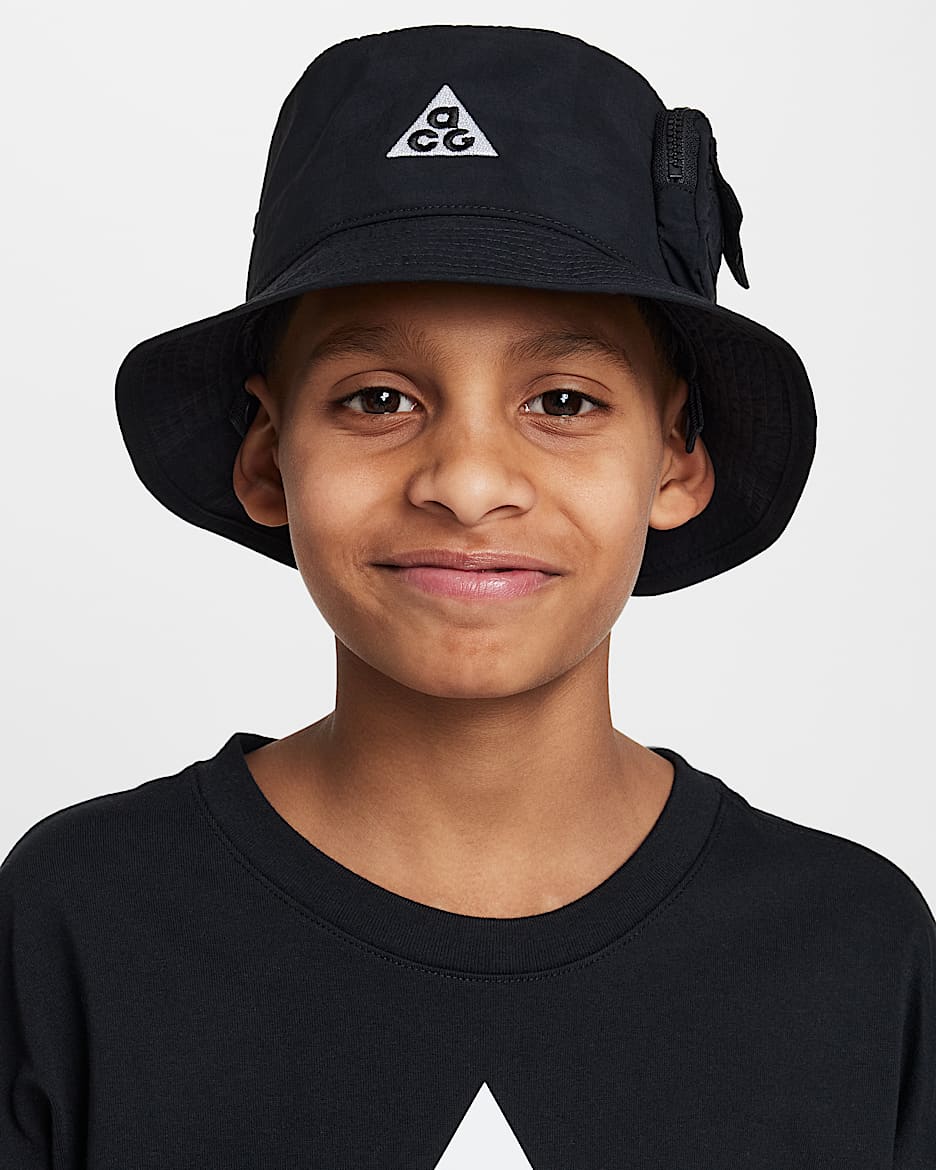 Gorro tipo pescador para niños talla grande Nike ACG Apex - Negro/Blanco