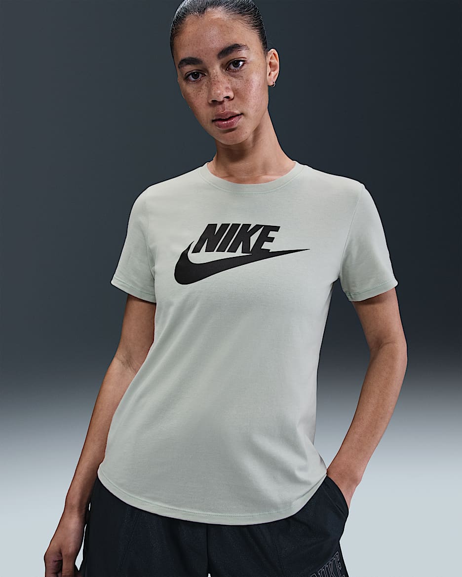 Playera con logotipo para mujer Nike Sportswear Essentials - Plata claro