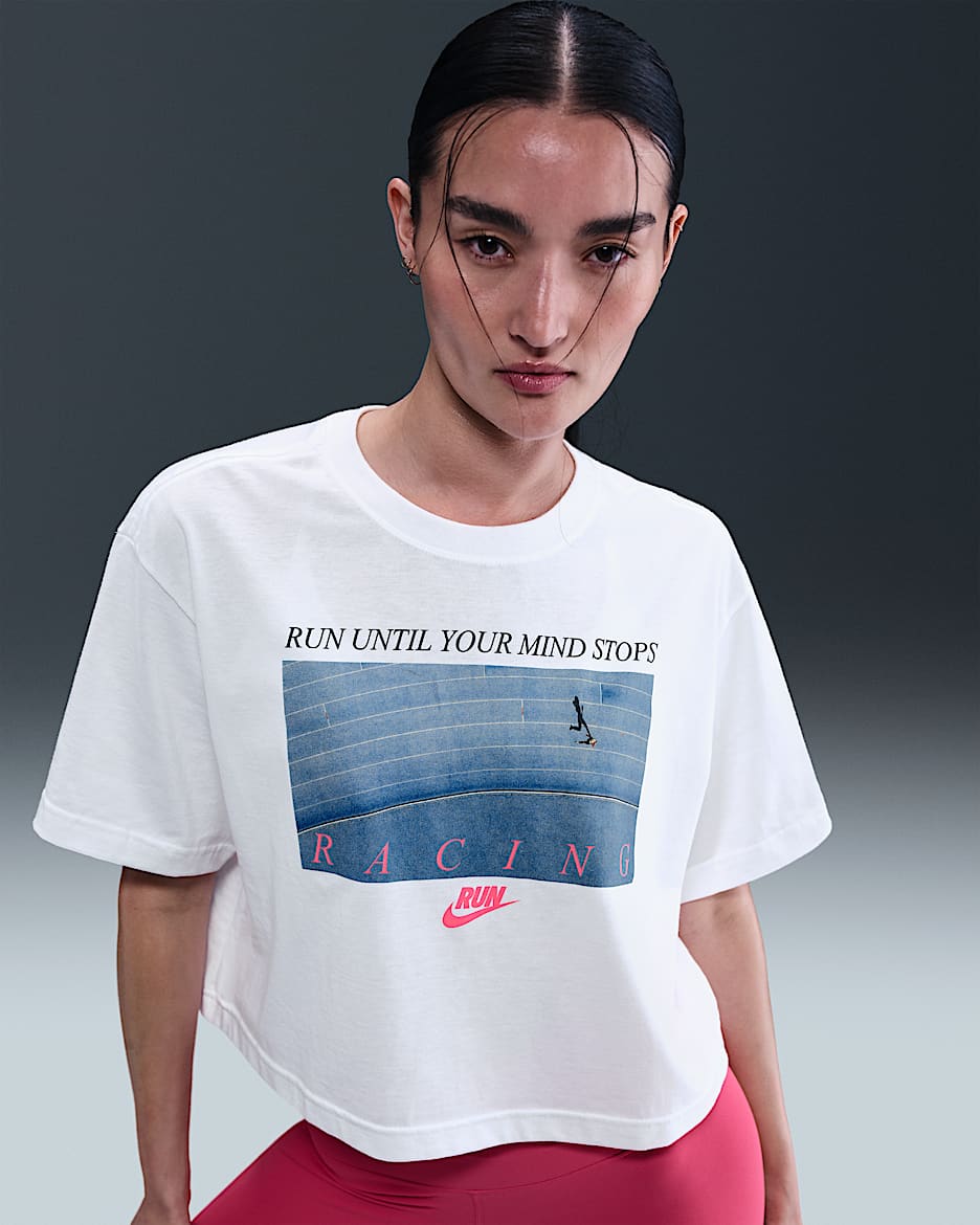 Nike Sportswear Club Women's Cropped T-Shirt - White/Hyper Pink