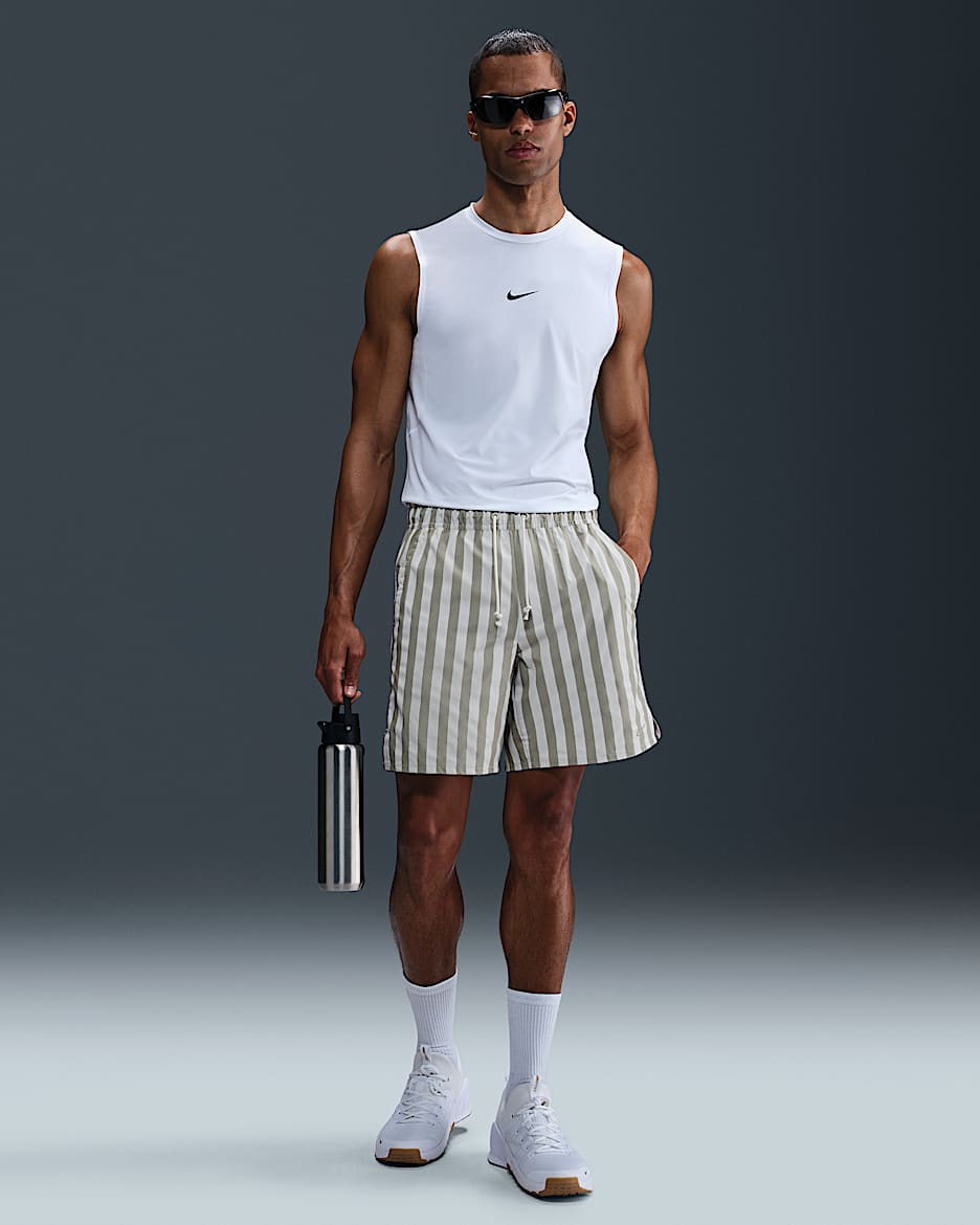Shorts versátiles Dri-FIT de 18 cm sin forro para hombre Nike Unlimited - Militar claro/Hueso claro/Militar claro