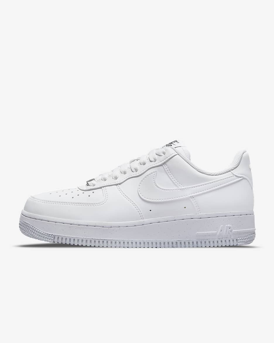 Nike Air Force 1 '07 Next Nature-sko til kvinder - hvid/sort/Metallic Silver/hvid