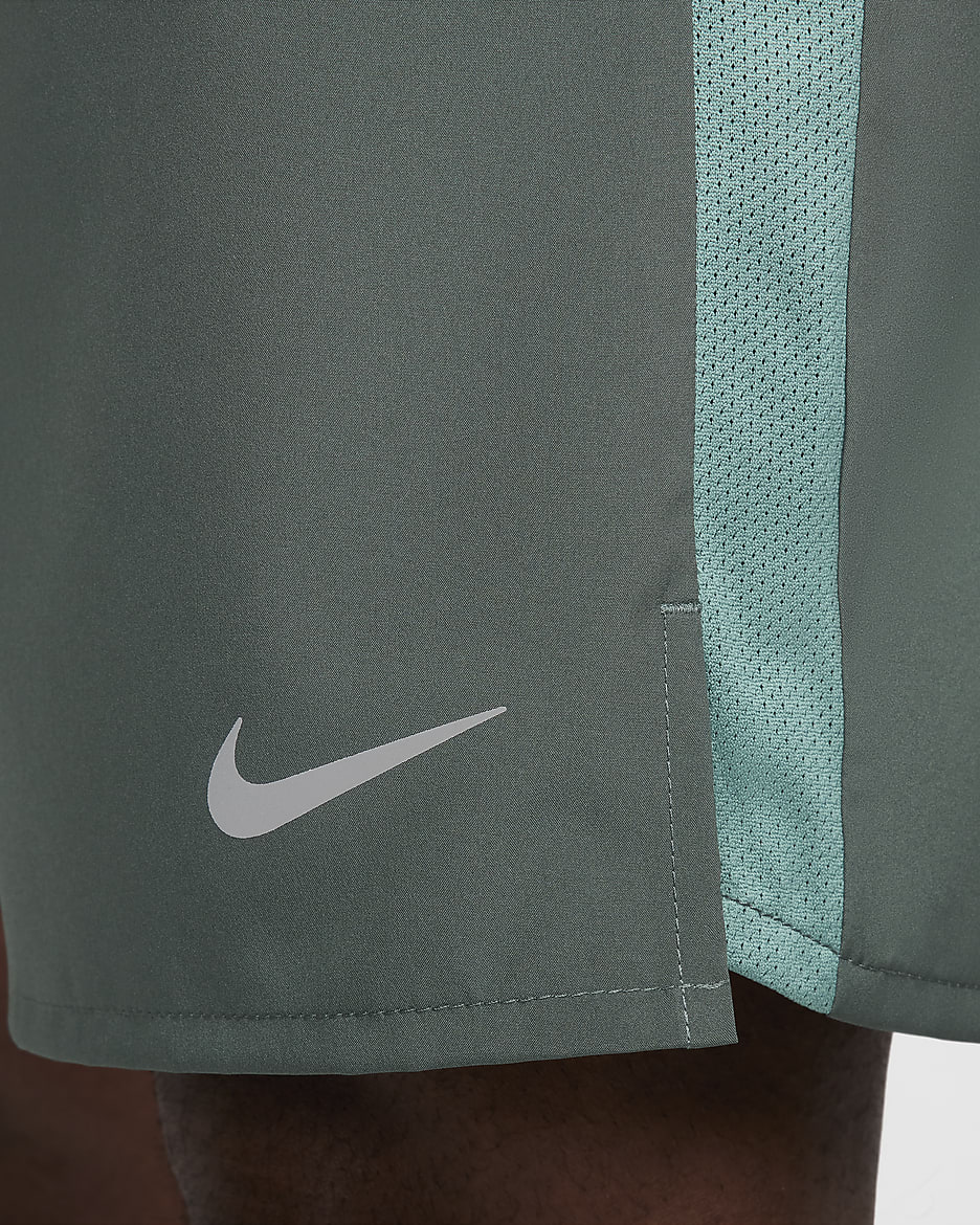 Pánské univerzální 23cm Dri-FIT kraťasy bez podšívky Nike Challenger - Vintage Green/Bicoastal/Černá