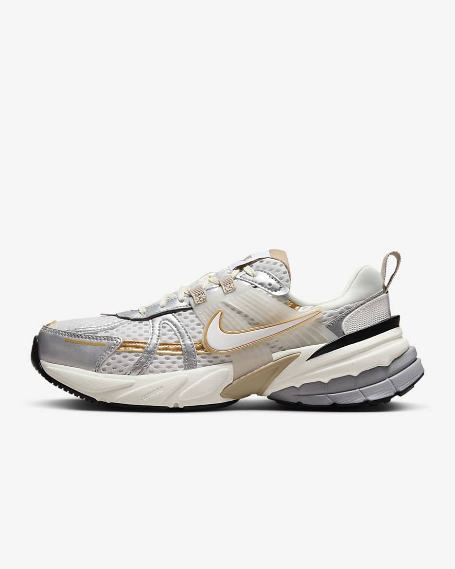 Nike V2K Run 女鞋 - 白色/Khaki/Metallic Silver/白色