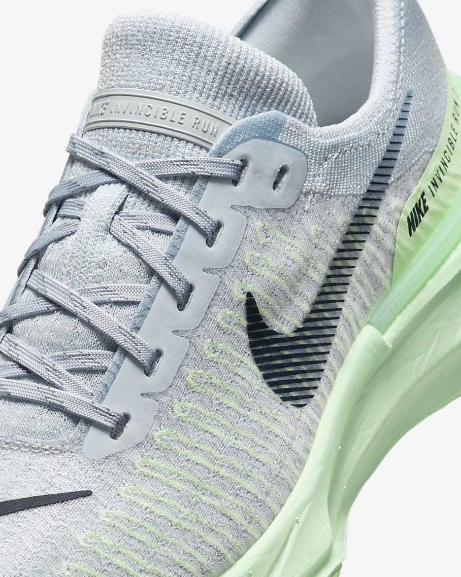 Tenis de correr en pavimento para mujer Nike Invincible 3 - Platino puro/Gris azulado/Verde vapor/Obsidiana oscuro