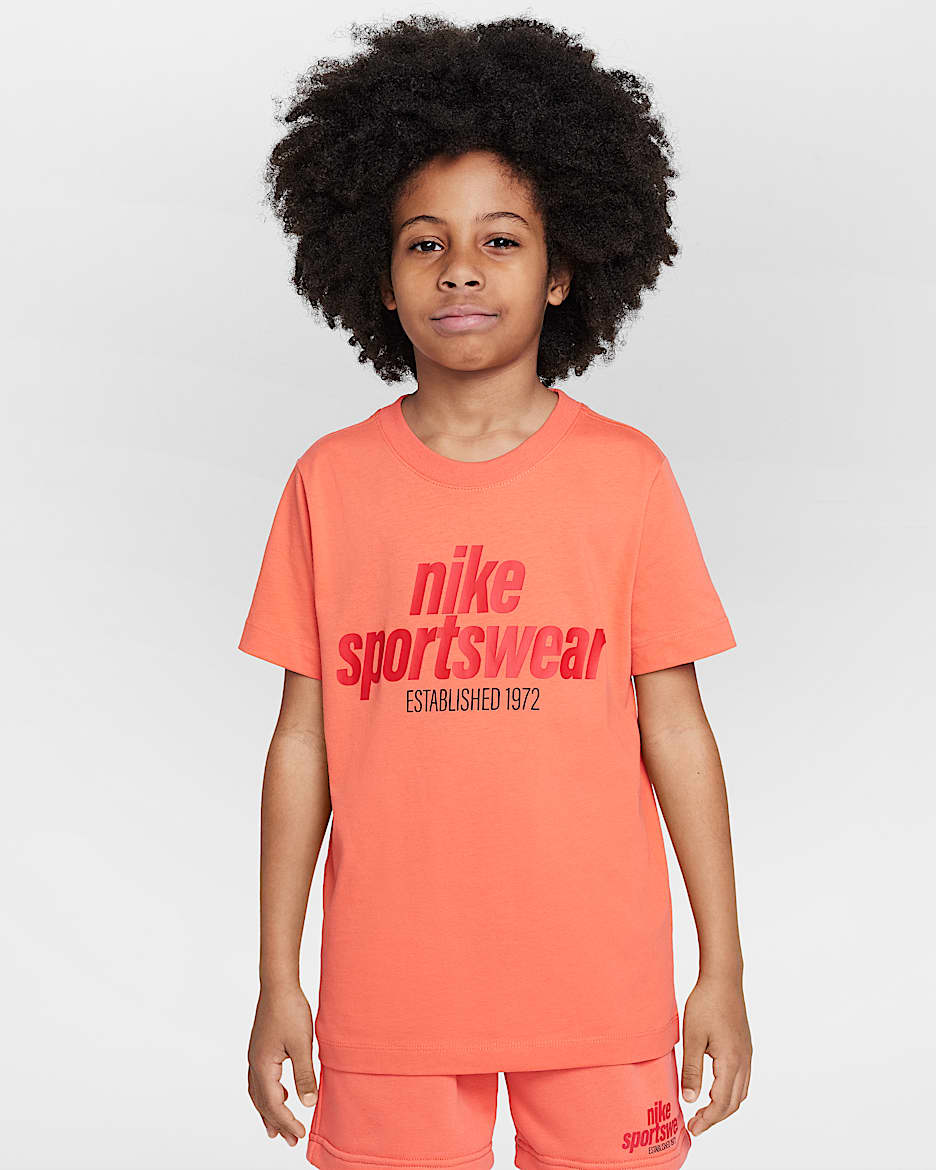 Nike Sportswear Playera para niños talla grande - Brasa mágica