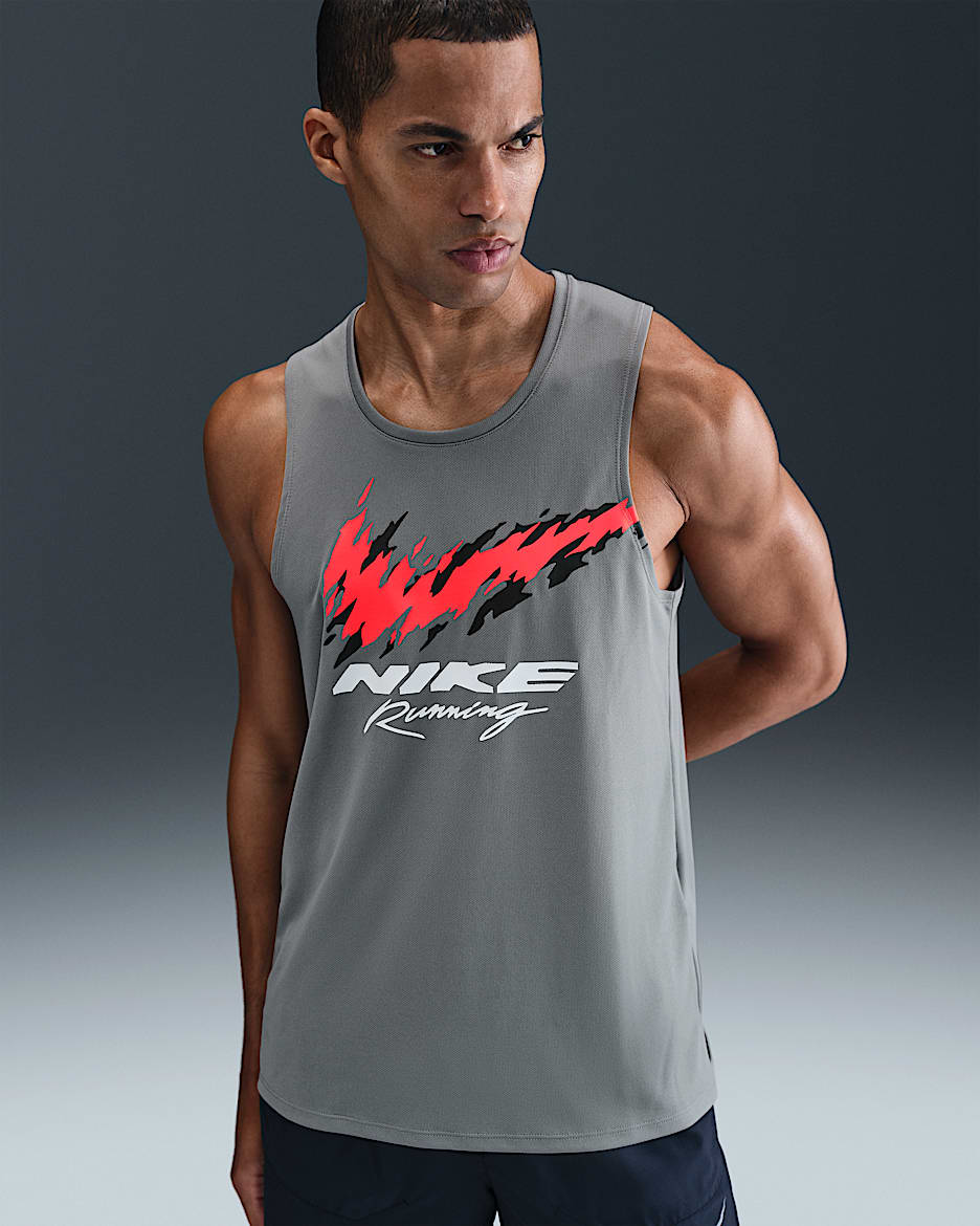 Camiseta de tirantes de correr Dri-FIT para hombre Nike Miler - Gris humo