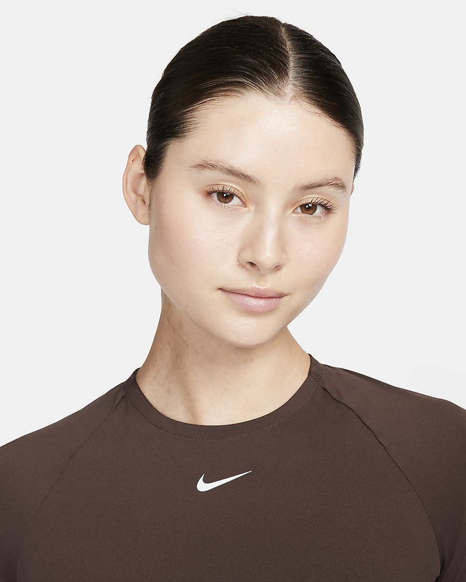 Nike Pro Parte de arriba corta de manga larga Dri-FIT - Mujer - Baroque Brown/Blanco