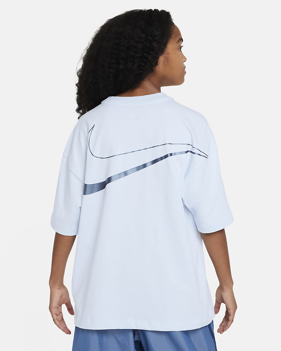 เสื้อยืดขนาดโอเวอร์ไซส์เด็กโต Nike Sportswear (หญิง) - Blue Tint