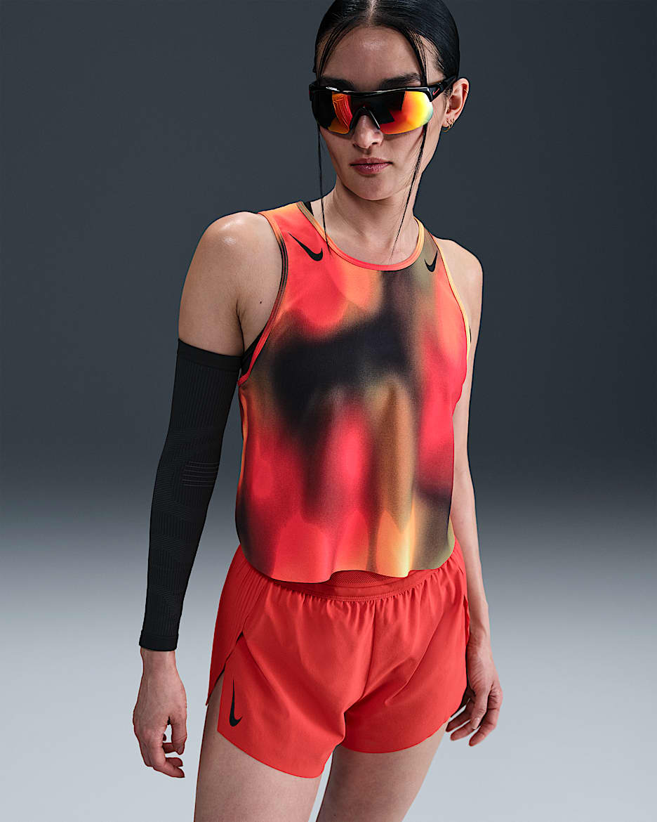 Nike AeroSwift Dri-FIT ADV verkürztes Lauf-Tanktop mit Print (Damen) - Light Lemon Twist/Schwarz