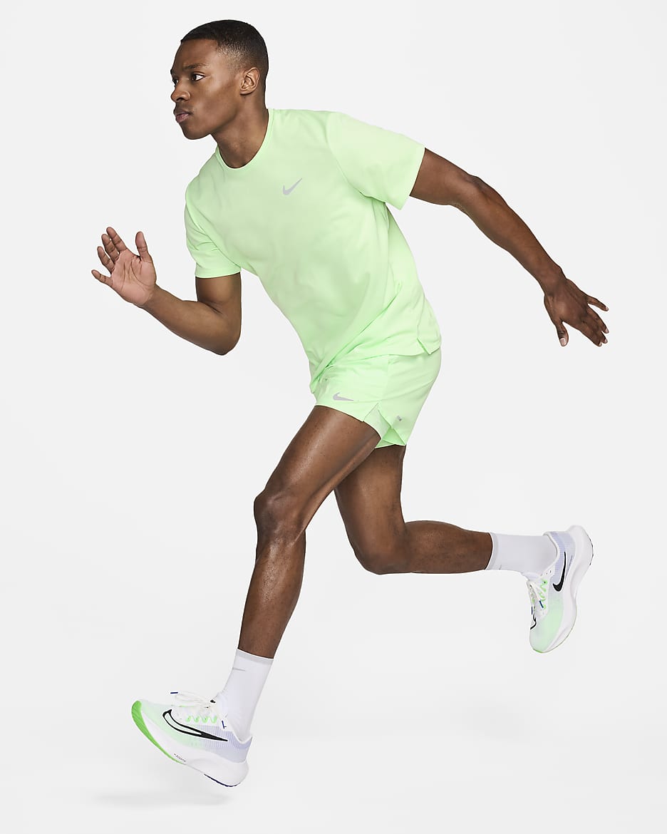 Haut de running à manches courtes Dri-FIT UV Nike Miler pour homme - Vapor Green