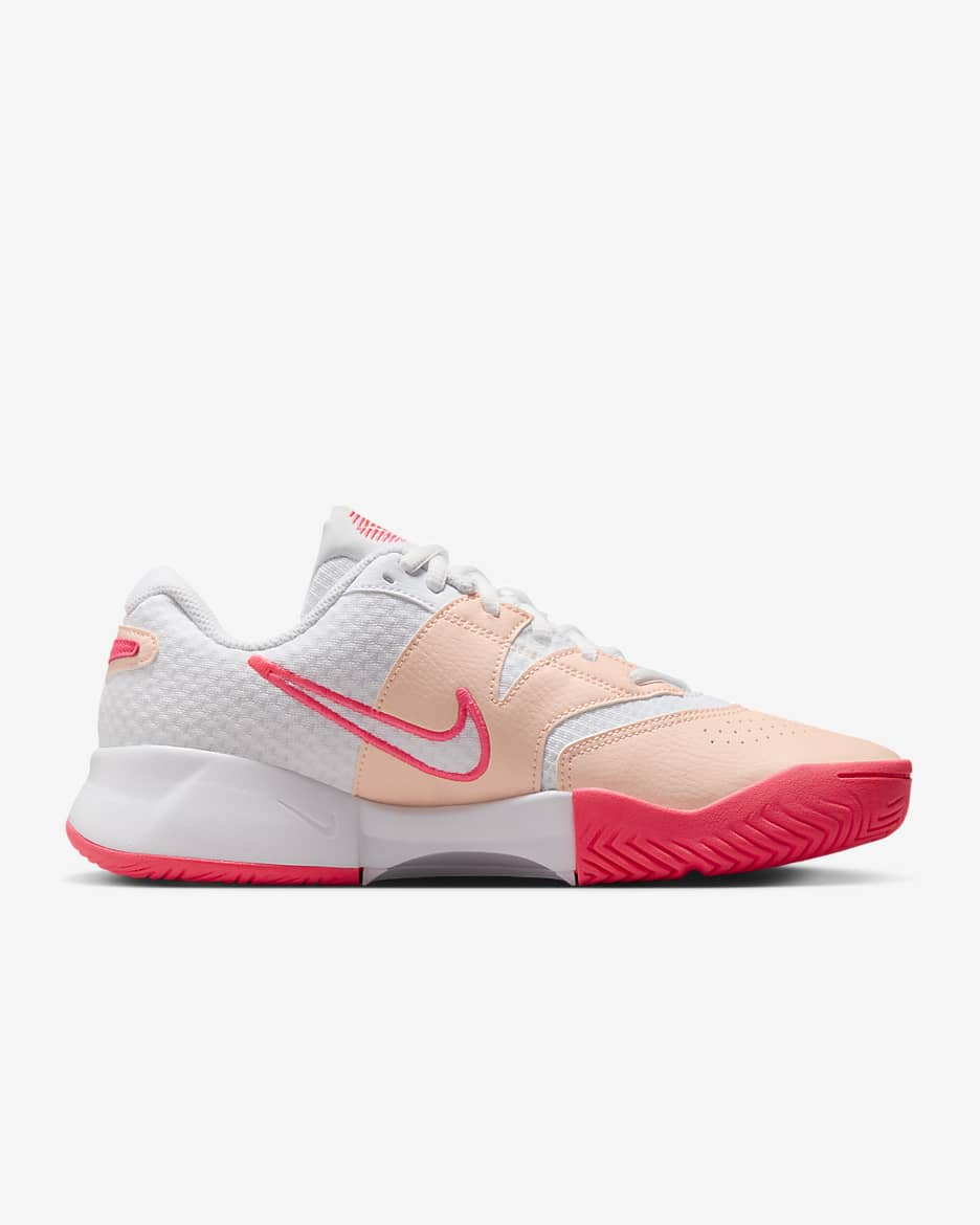 Chaussure de tennis NikeCourt Lite 4 pour femme - Blanc/Crimson Tint/Aster Pink/Hot Punch