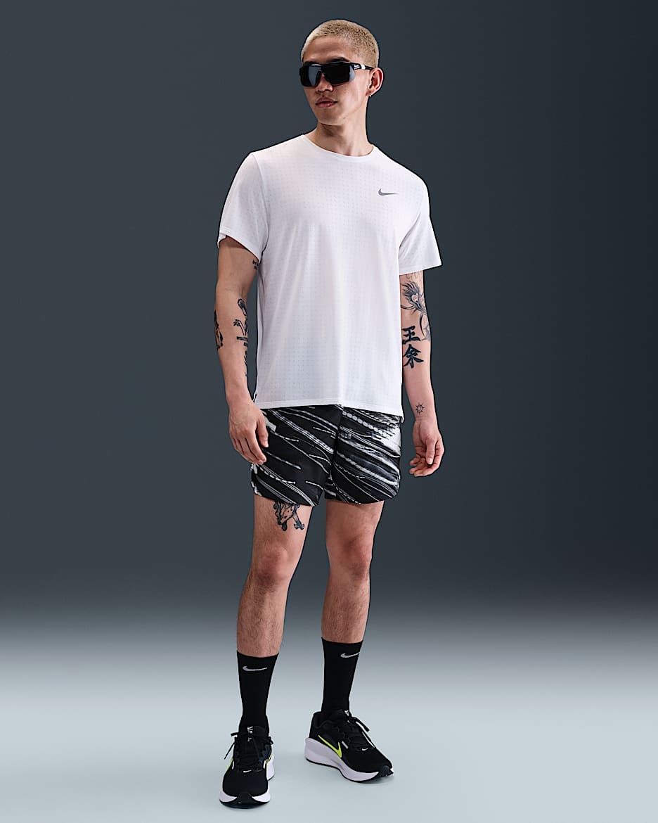 Nike Stride Men's Dri-FIT 18cm (approx.) Briefs-Lined Running Shorts - Photon Dust/Off-Noir