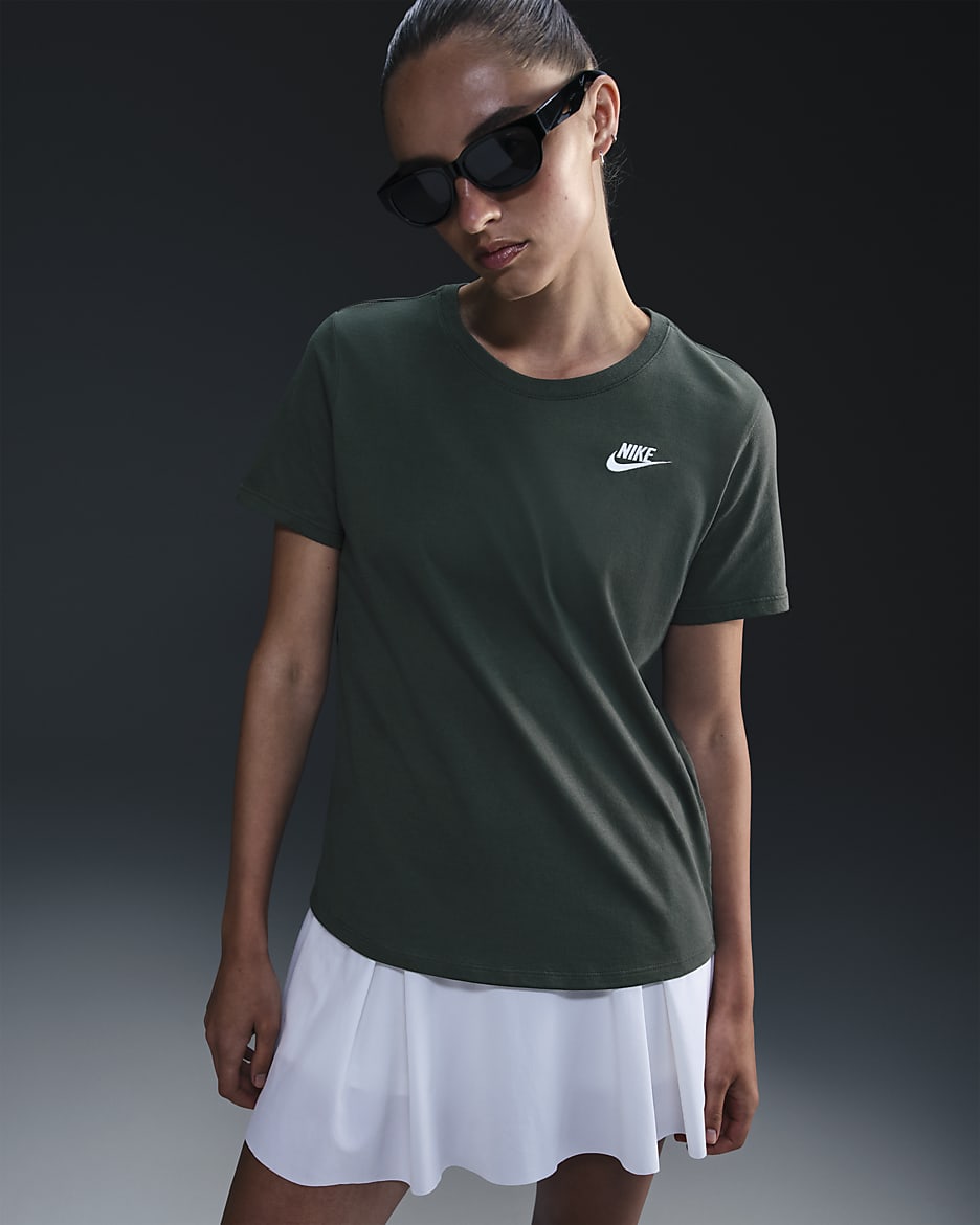 Tee-shirt Nike Sportswear Club Essentials pour femme - Vintage Green