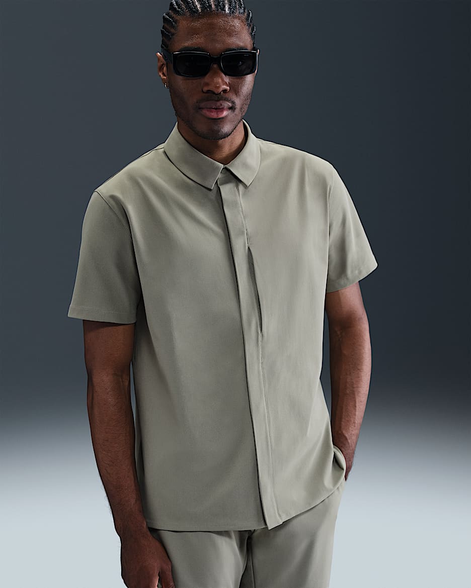 Camisa con botones de manga corta Dri-FIT para hombre Nike 24.7 PerfectStretch - Militar claro/Verde acero