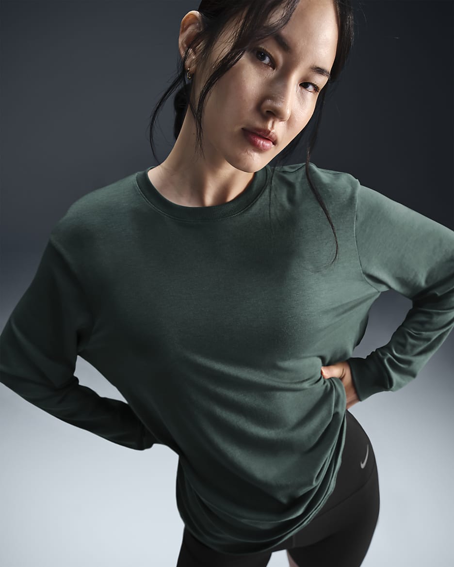 Nike One Relaxed Women's Dri-FIT Long-Sleeve Top - Vintage Green/Black