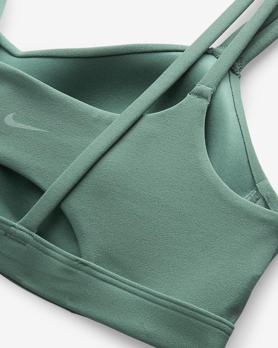 Nike Zenvy Strappy sports-BH med polstring og lett støtte til dame - Bicoastal/Hvit