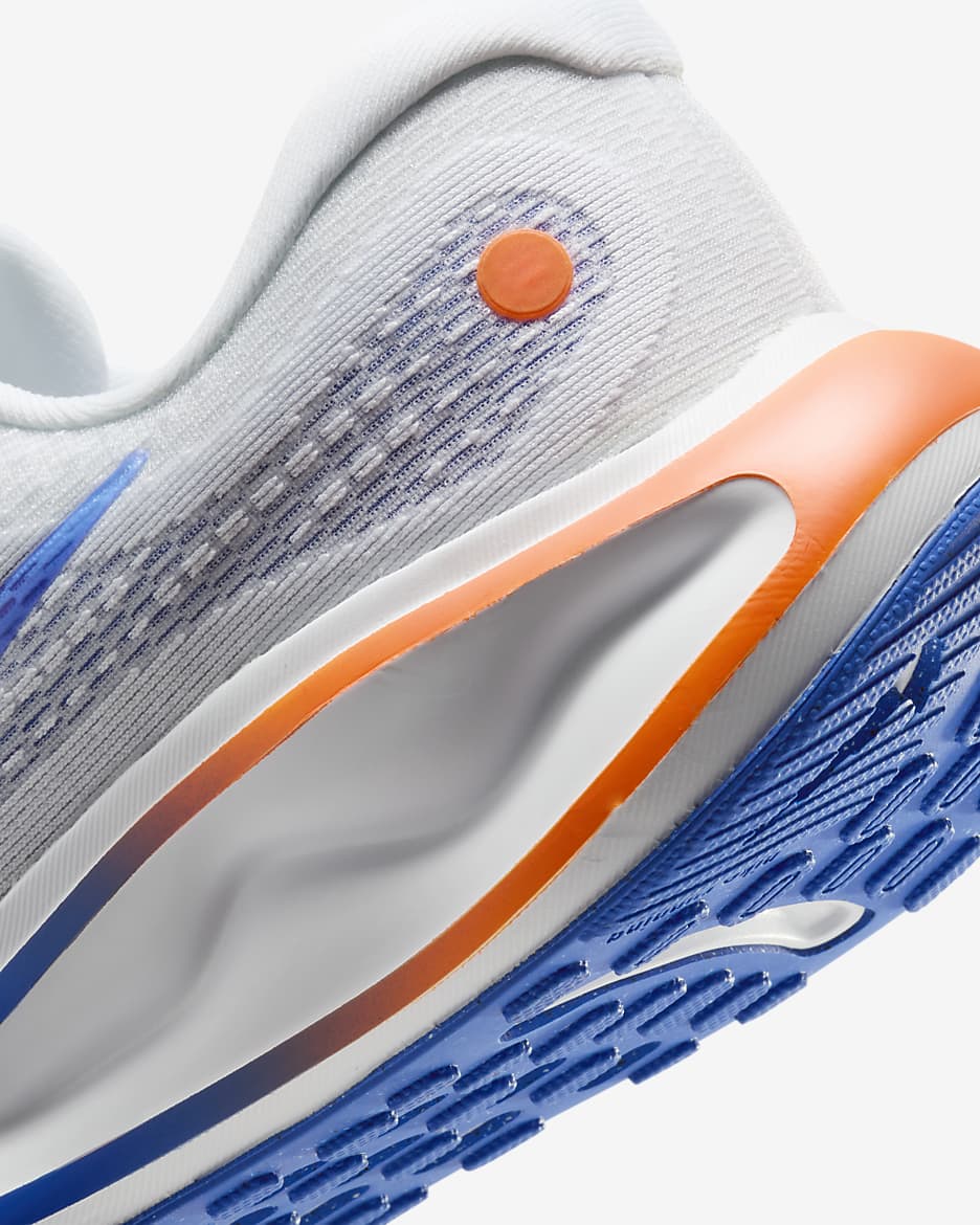 Tenis de correr en carretera para mujer Nike Journey Run - Blanco/Naranja total/Tinte platino/Azul carrera