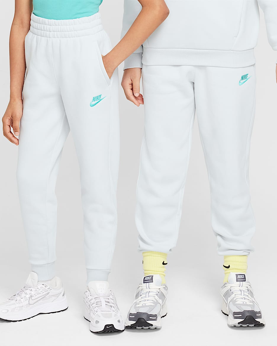 Nike Sportswear Club Fleece Older Kids' Joggers - Photon Dust/Dynamic Turquoise