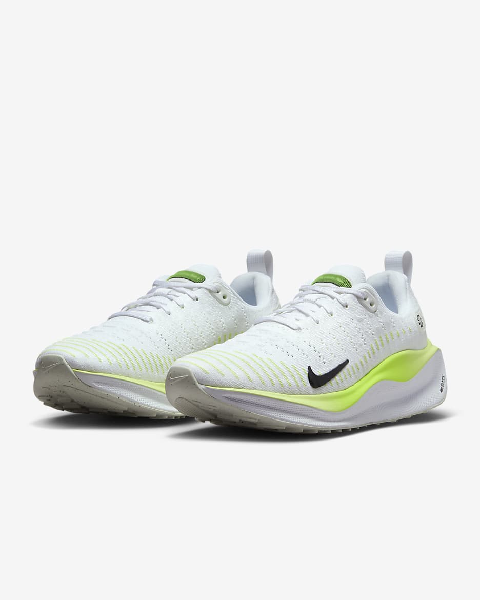 widest nike running shoes