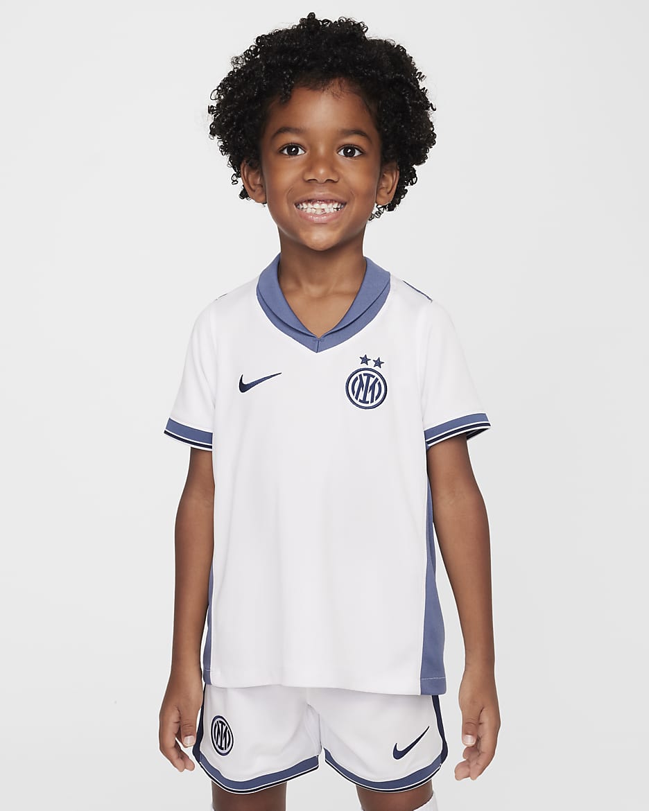 Inter Mailand 2024/25 Stadium Away dreiteiliges Nike Replika-Fußballtrikot-Set (jüngere Kinder) - Summit White/Iris Whisper/Summit White/Midnight Navy