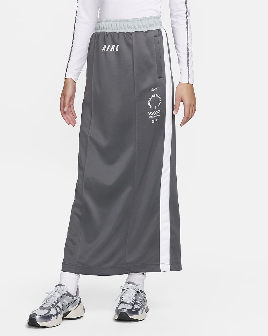 Nike Sportswear Women's Skirt - Iron Grey/Light Pumice/White