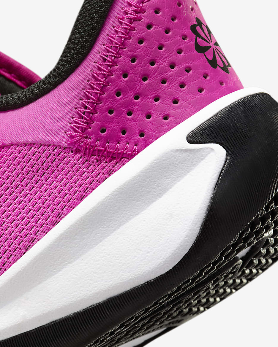 Nike Omni Multi-Court Schuh für jüngere Kinder - Laser Fuchsia/Weiß/Schwarz